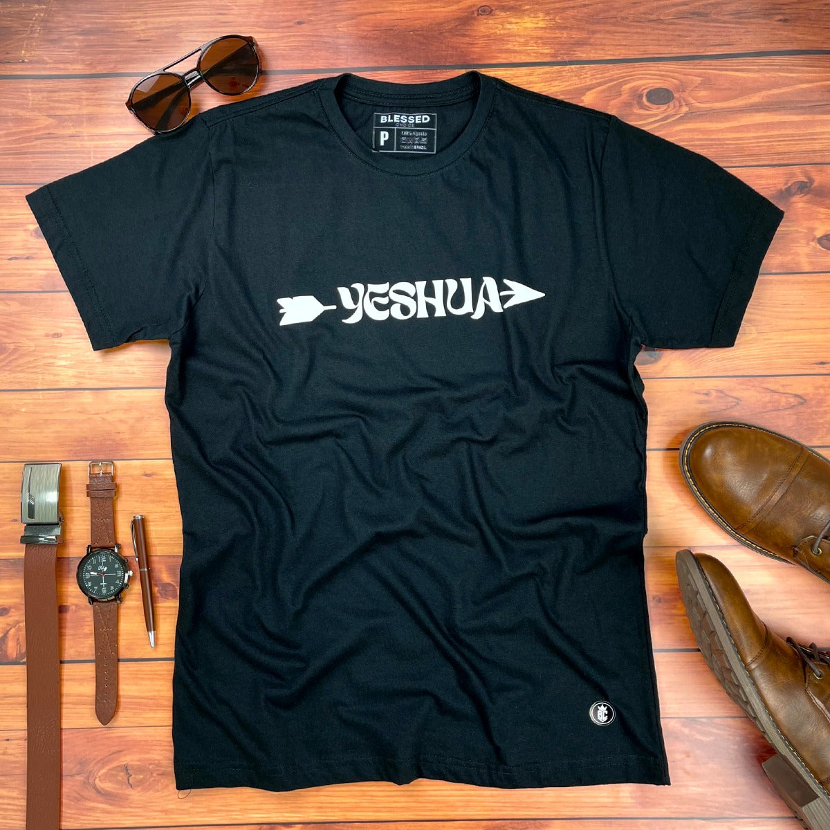 Camiseta Masculina Preta Yeshua Flecha