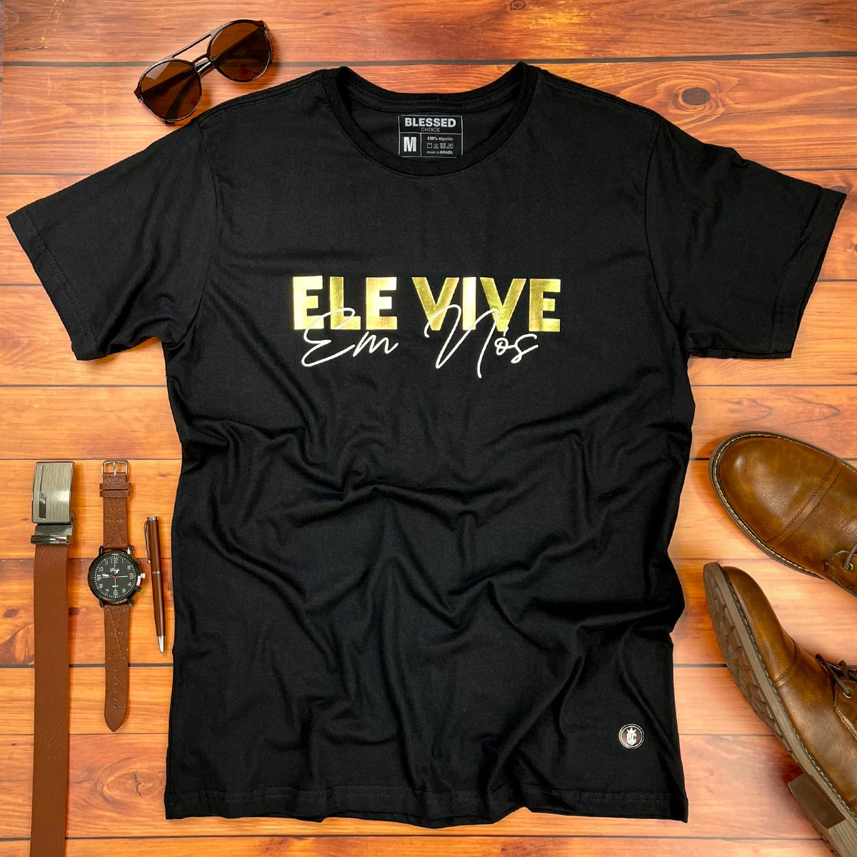 Camiseta Masculina Preta Ele vive Em Nós